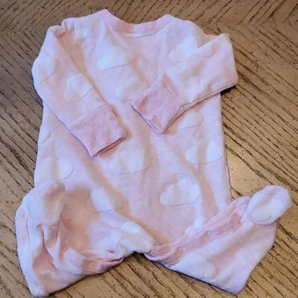 3-6 month baby Gap footed and mitted onsie.